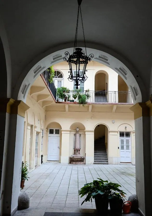 Apartment Chain Bridge City Center Dorothea Budapest