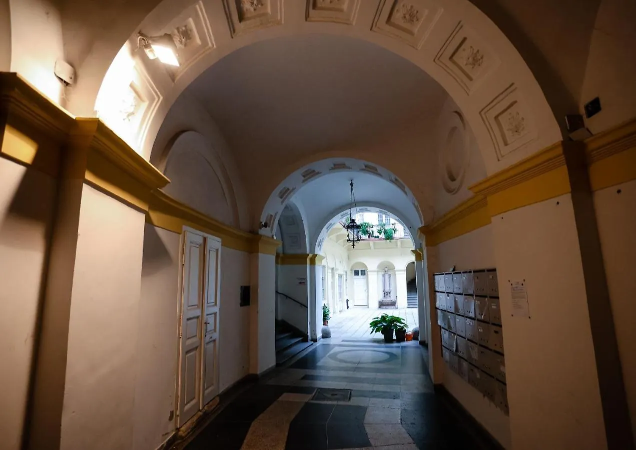 Apartment Chain Bridge City Center Dorothea Budapest